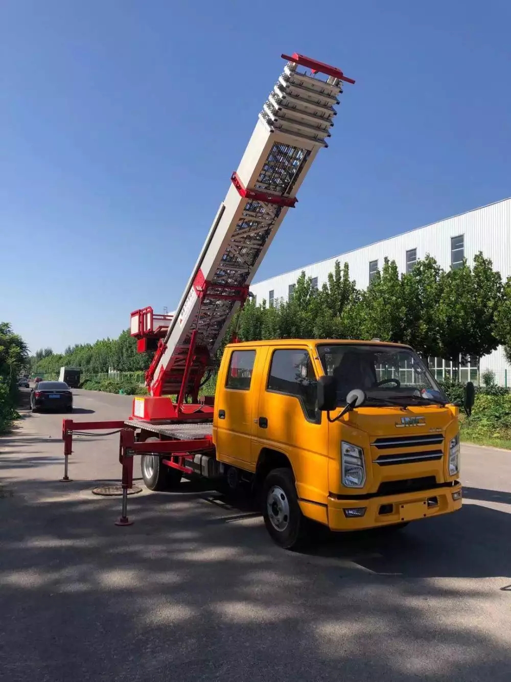 君山附近的云梯车出租服务：轻松解决高空作业需求