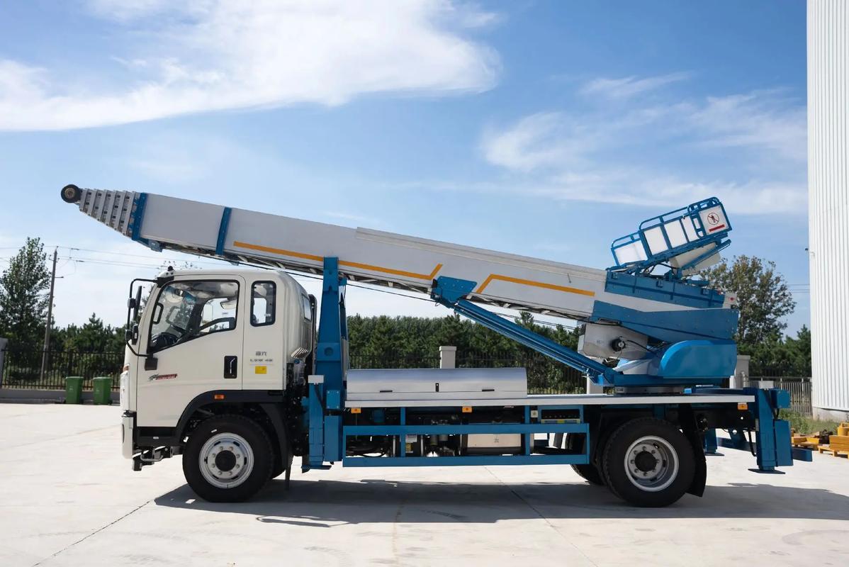 君山云梯上料车租赁费用